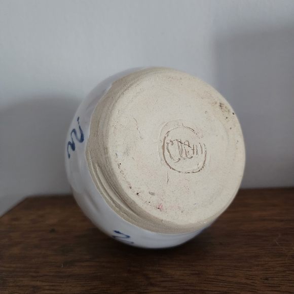 Small Indie Handmade Glazed Ceramic Face Doodle Sketch Vase - Picture 2 of 4